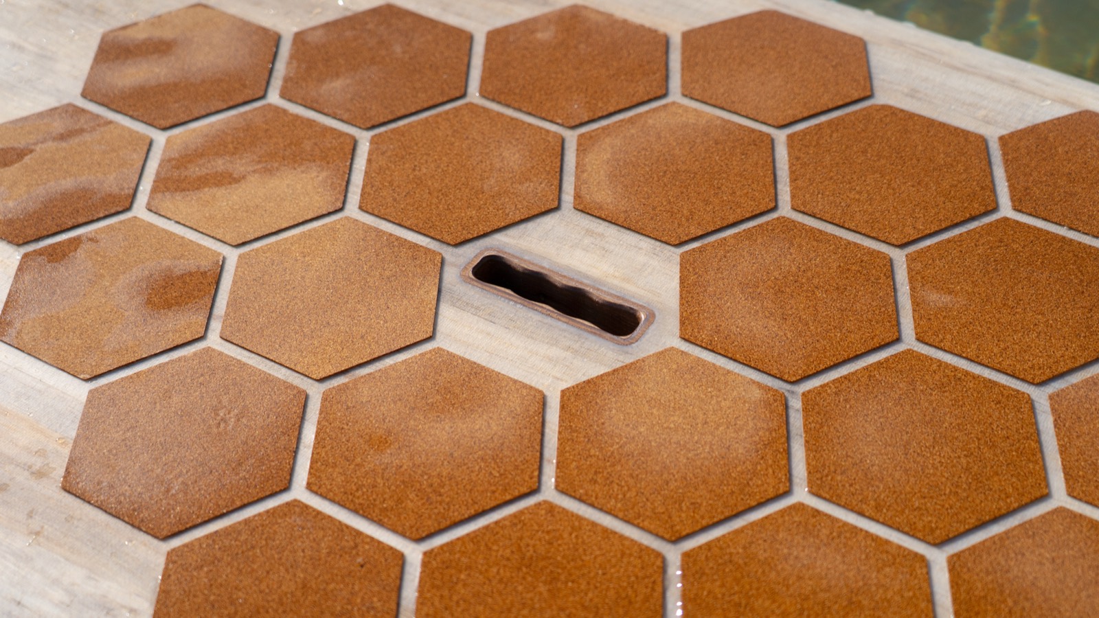 Close detail of the recycled cork honeycomb deck pad
